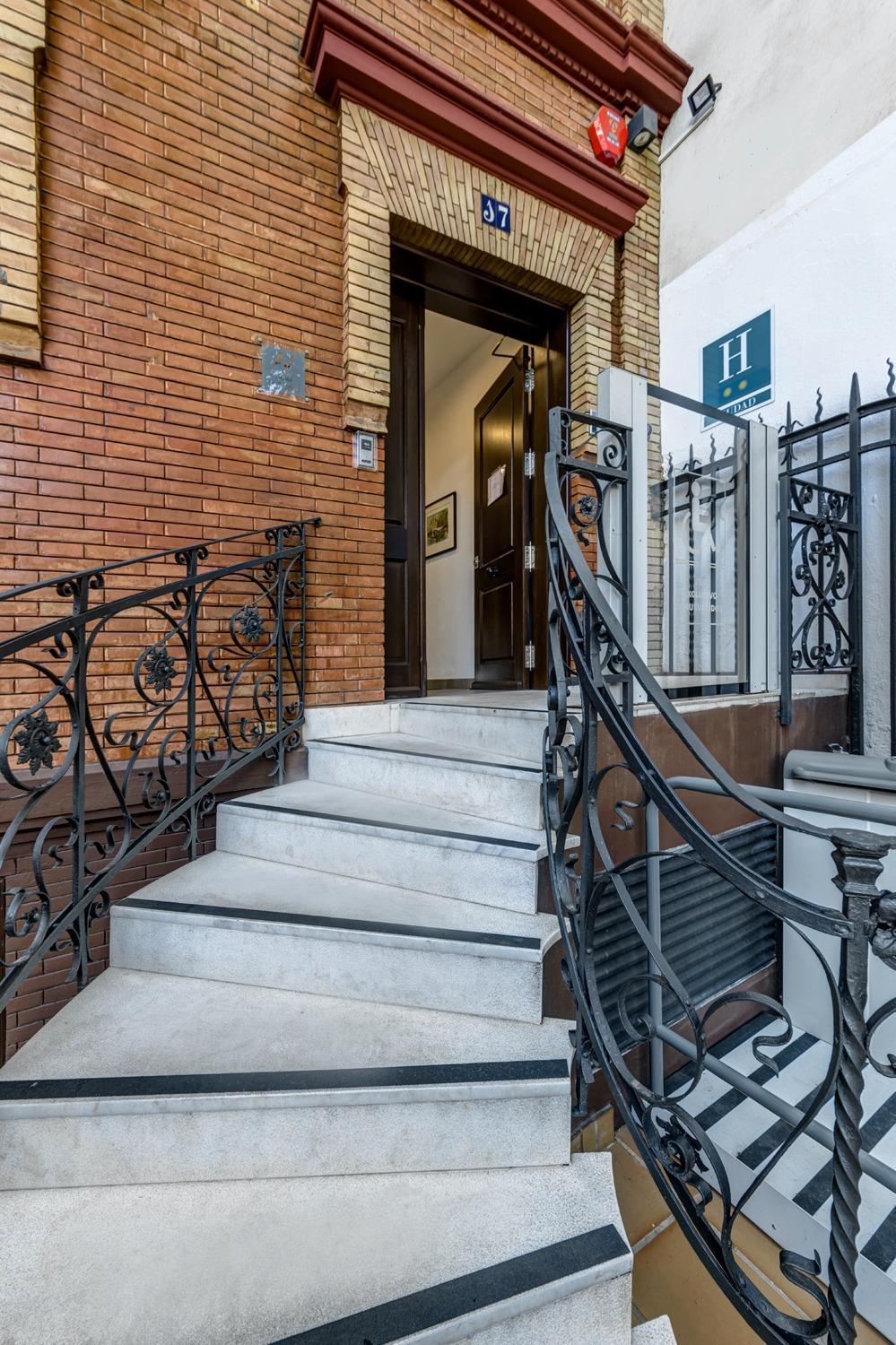 Hotel Av La Florida Sevilla Exteriör bild